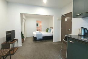 Central and Minimal 1BR I WiFi and Netflix
